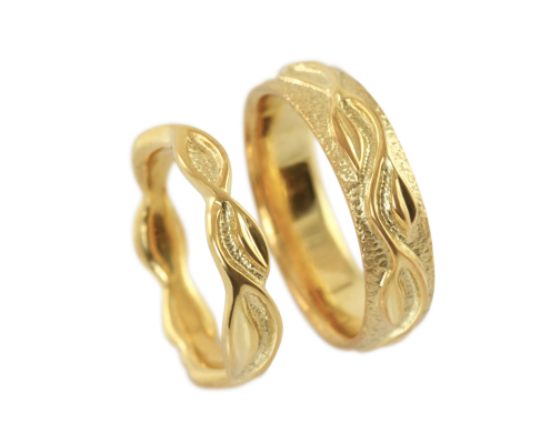 Laurel-wedding-ring-leaves-slim-gold-blade-elves-Castens-14k-gold