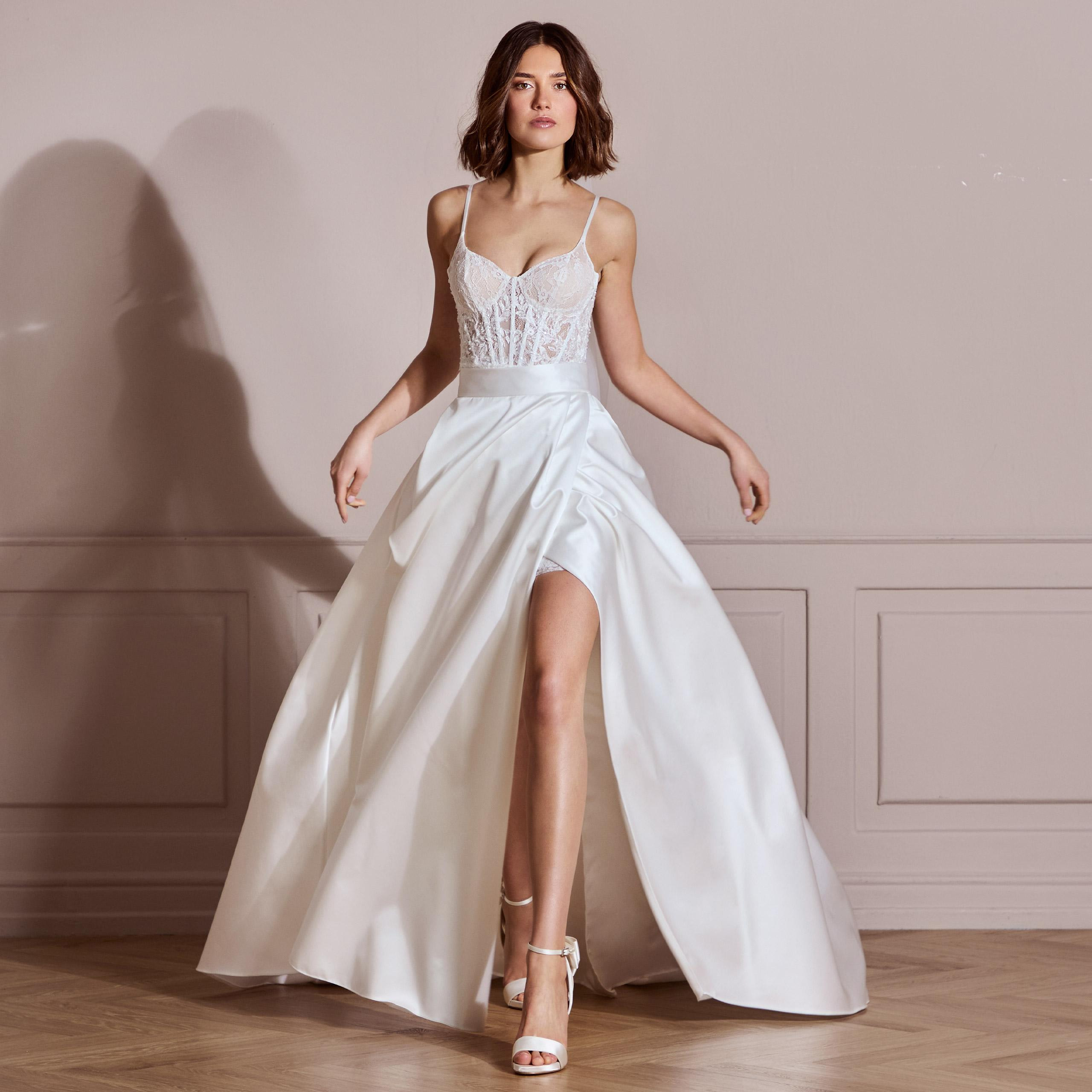 Kort brudekjole med overskørt fra LILLY - Style 10-3103-CR